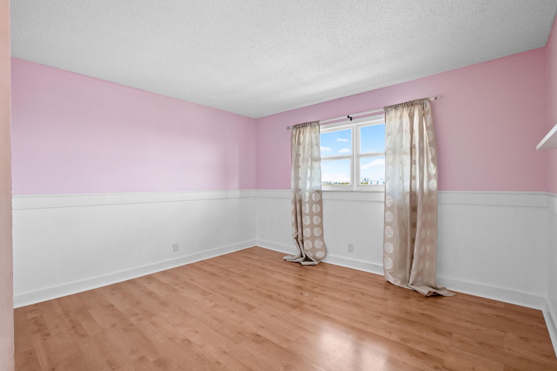 620 NE 12th Avenue, Unit 602, Hallandale Beach, FL 33009 Photo