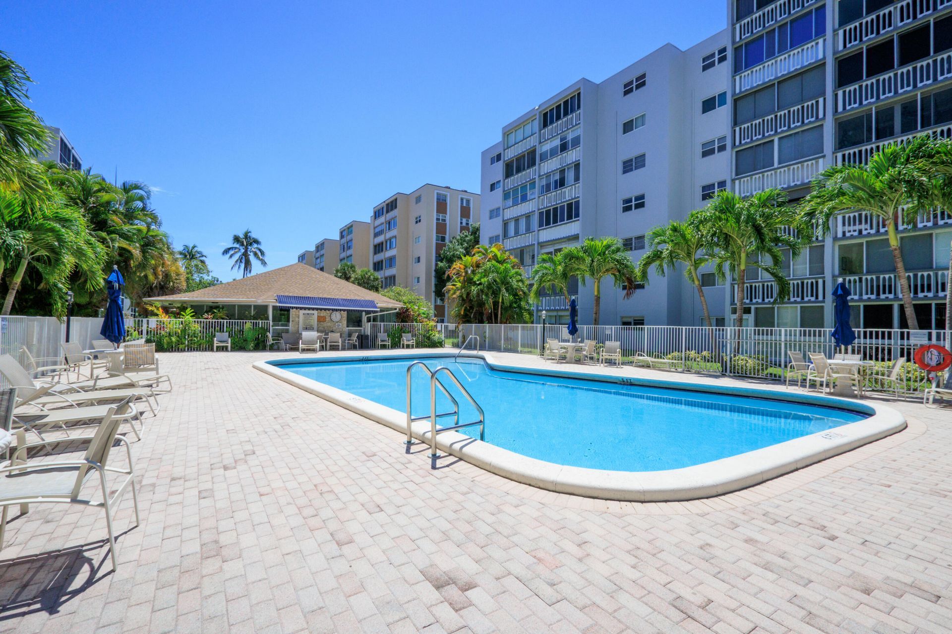 620 NE 12th Avenue, Unit 602, Hallandale Beach, FL 33009 Photo