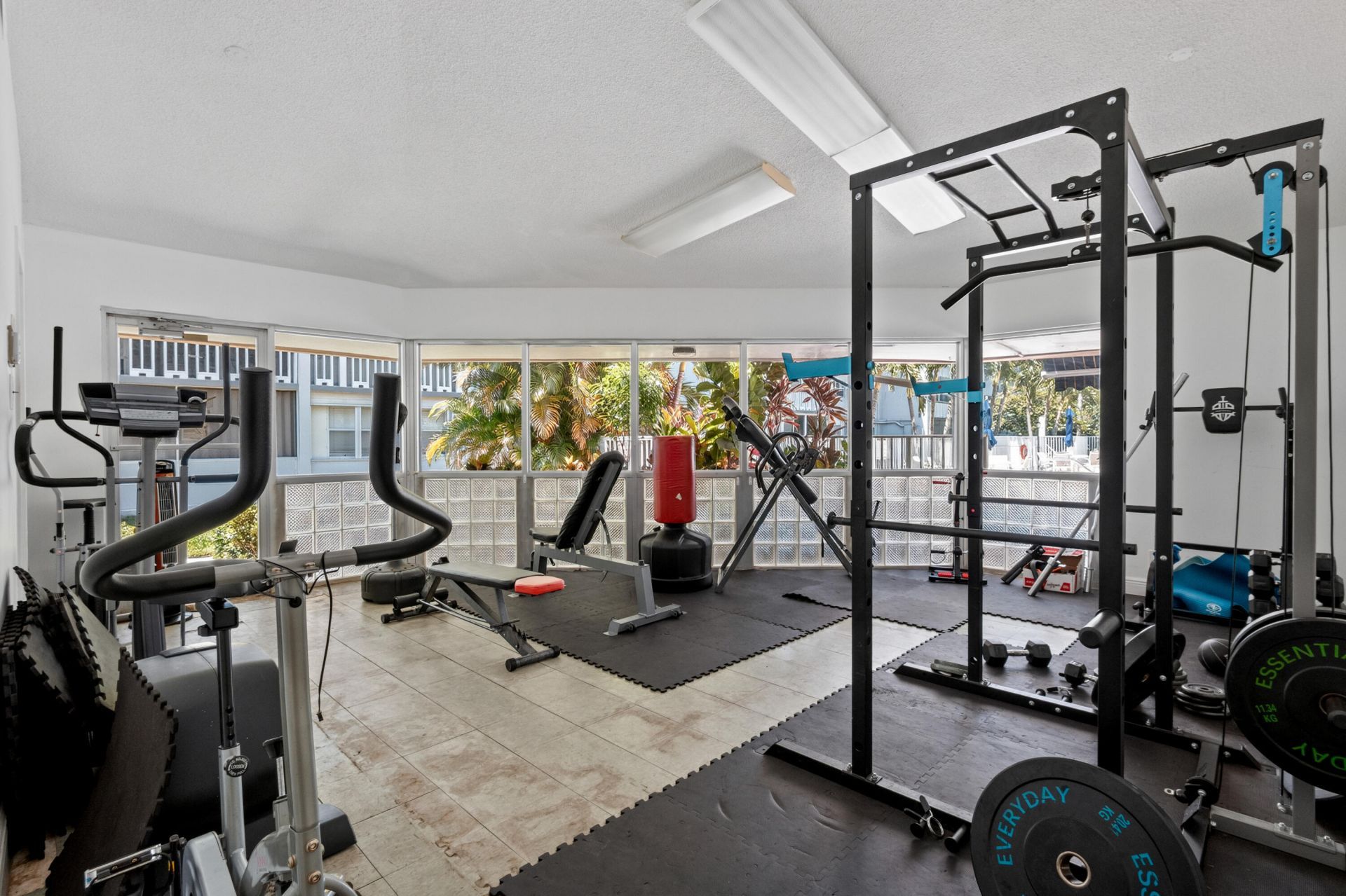 620 NE 12th Avenue, Unit 602, Hallandale Beach, FL 33009 Photo