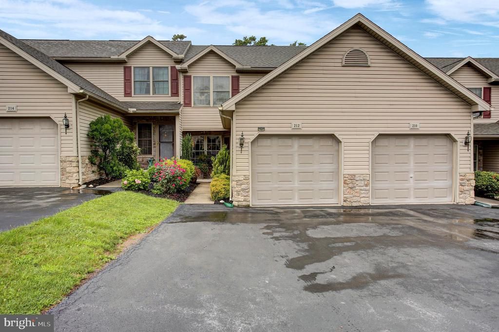 212 WHITETAIL TERRACE , MARYSVILLE, PA 17053
