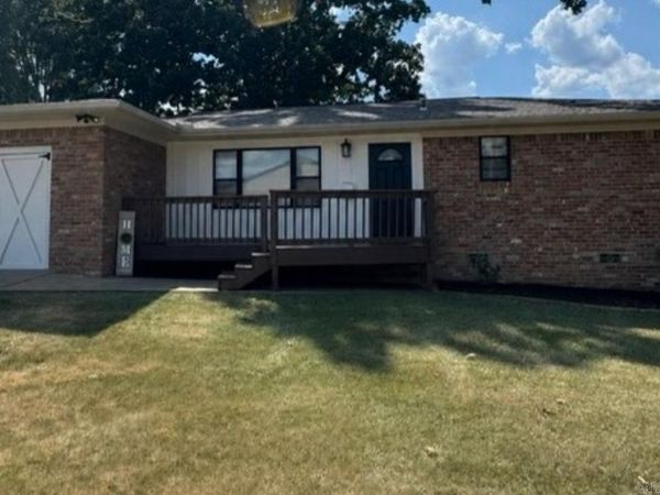 602 E Saline Circle, Benton, AR 72019