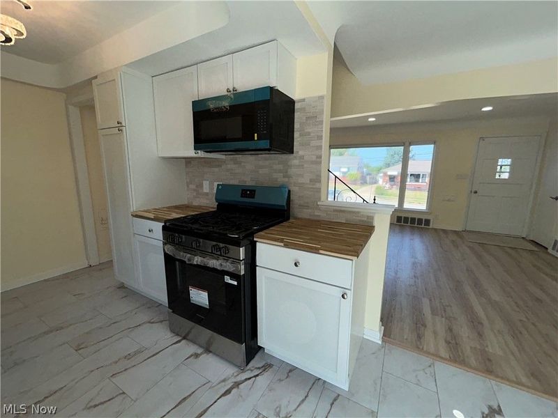 9316 Alexander Road , Garfield Heights, OH 44125 Photo 7