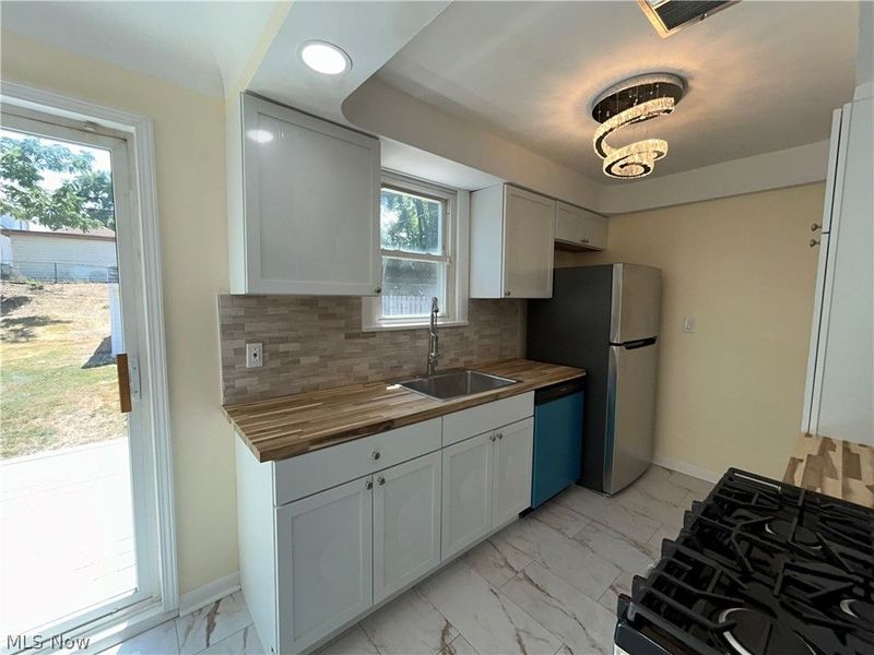 9316 Alexander Road , Garfield Heights, OH 44125 Photo 8