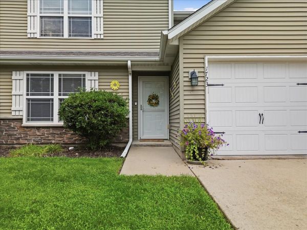 1723 W River Street , Unit 1, Dixon, IL 61021