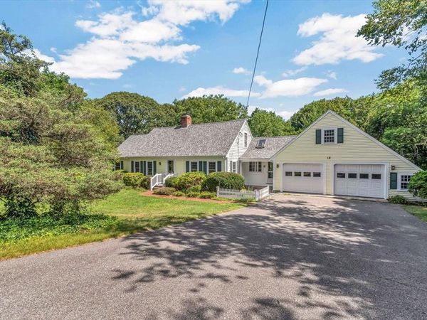 18 Quivet Dr, Dennis, MA 02660