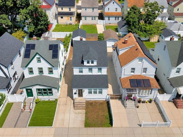 11425 210th Street , Cambria Heights, NY 11411