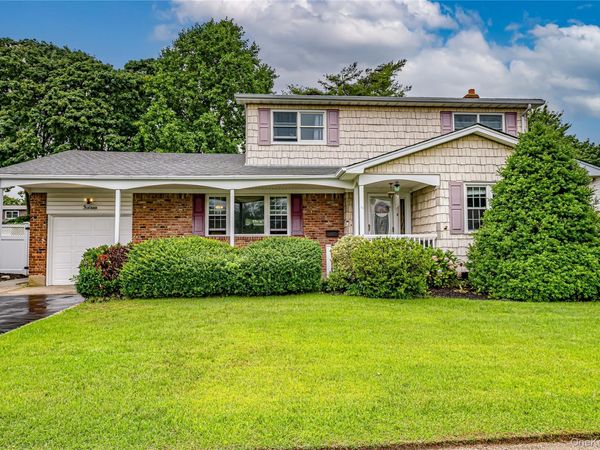 16 Regina Drive , Sayville, NY 11782