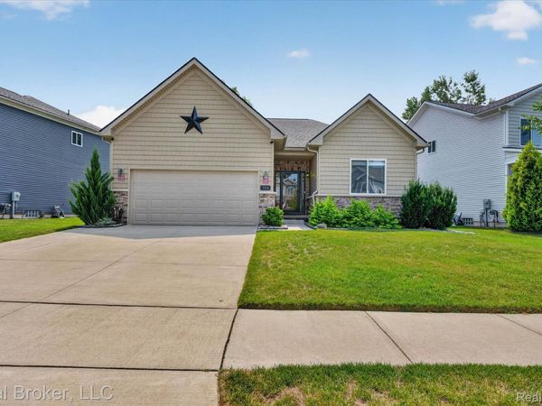 322 Hidden River E, Holly Township, Mi 48442
