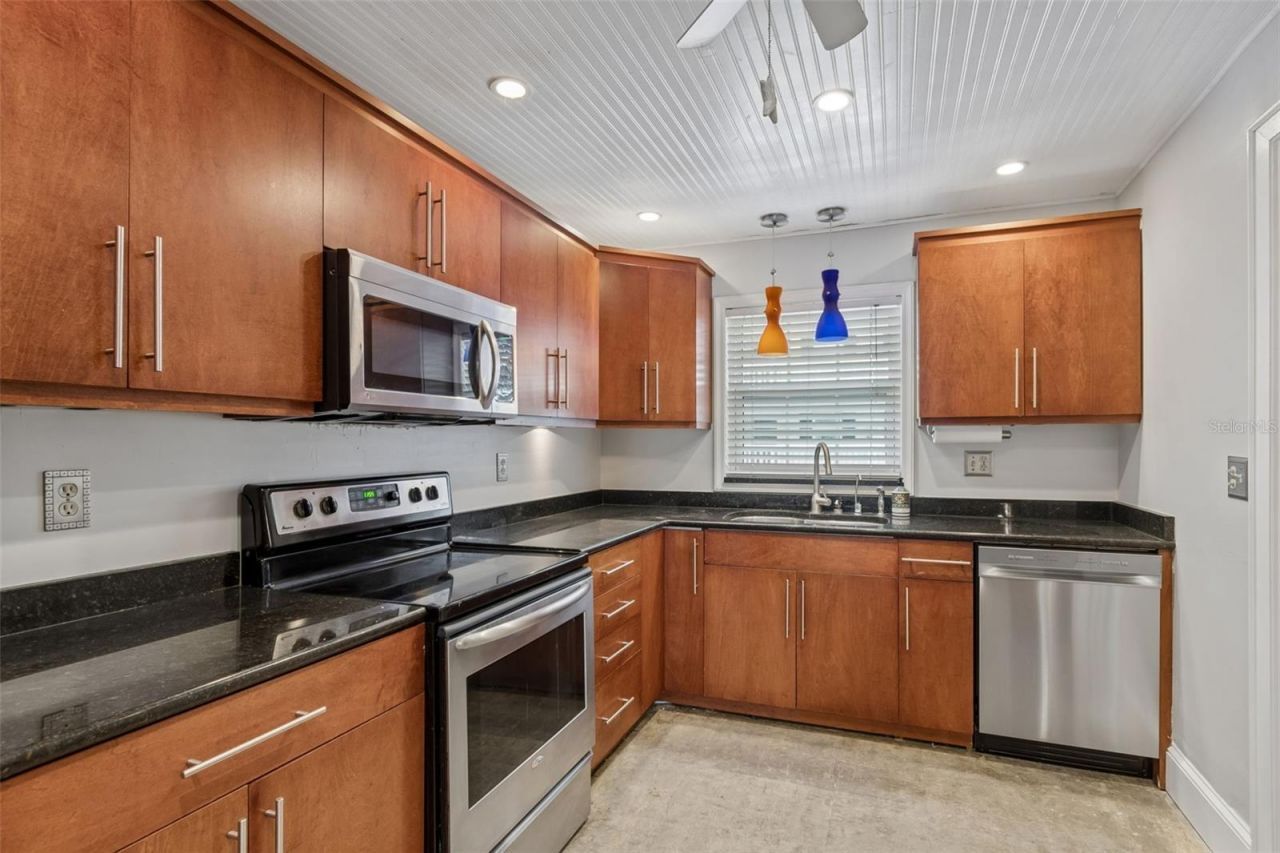 139 Bluff View Drive, Unit 110, Belleair Bluffs, FL 33770 Photo