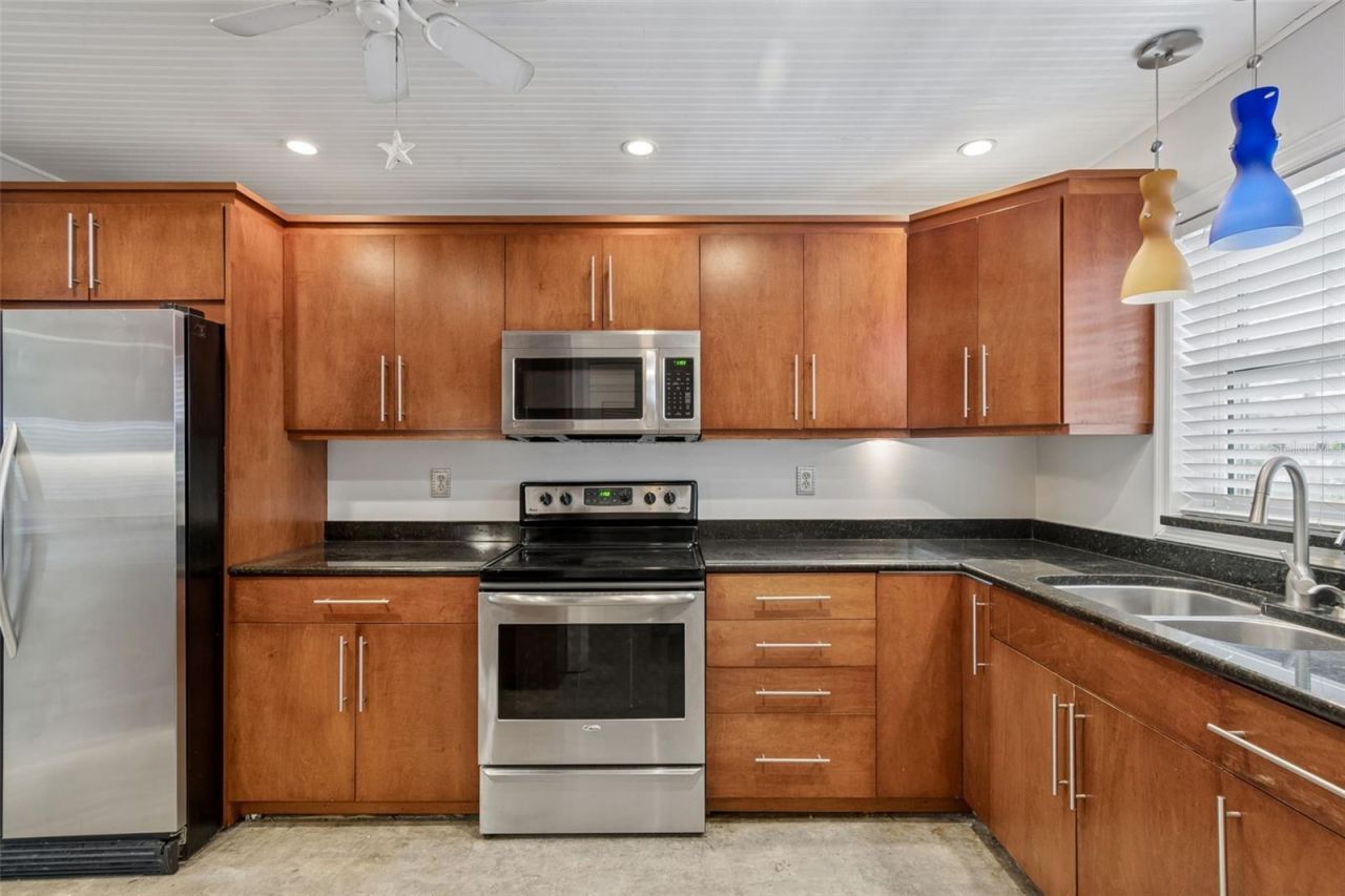 139 Bluff View Drive, Unit 110, Belleair Bluffs, FL 33770 Photo