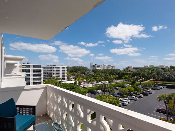 2840 S Ocean Boulevard, Unit 517, Palm Beach, FL 33480