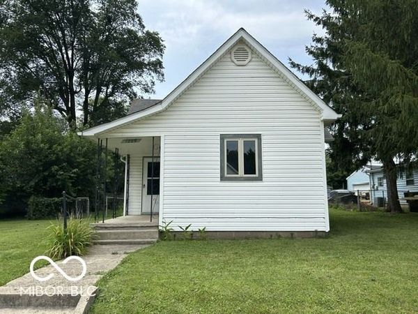 1209 Walnut Avenue , Frankfort, IN 46041