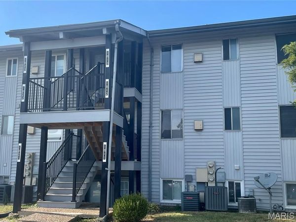1812 Gascony Parc Drive, Unit 1812, Lake St Louis, MO 63367
