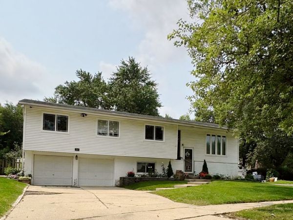 369 Coventry Court S, Crystal Lake, IL 60014