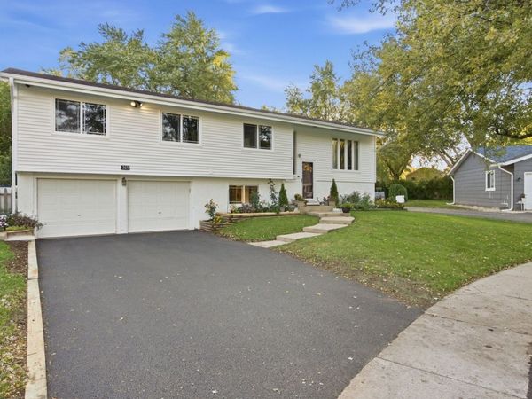369 Coventry Court S, Crystal Lake, IL 60014