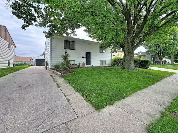 3446 3rd Street A , East Moline, IL 61244