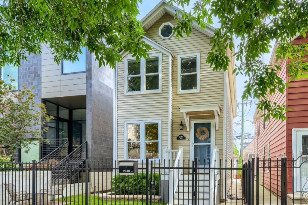 2048 W Huron Street, Chicago, IL 60612 Main Photo