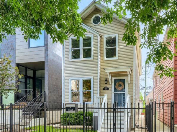2048 W Huron Street , Chicago, IL 60612
