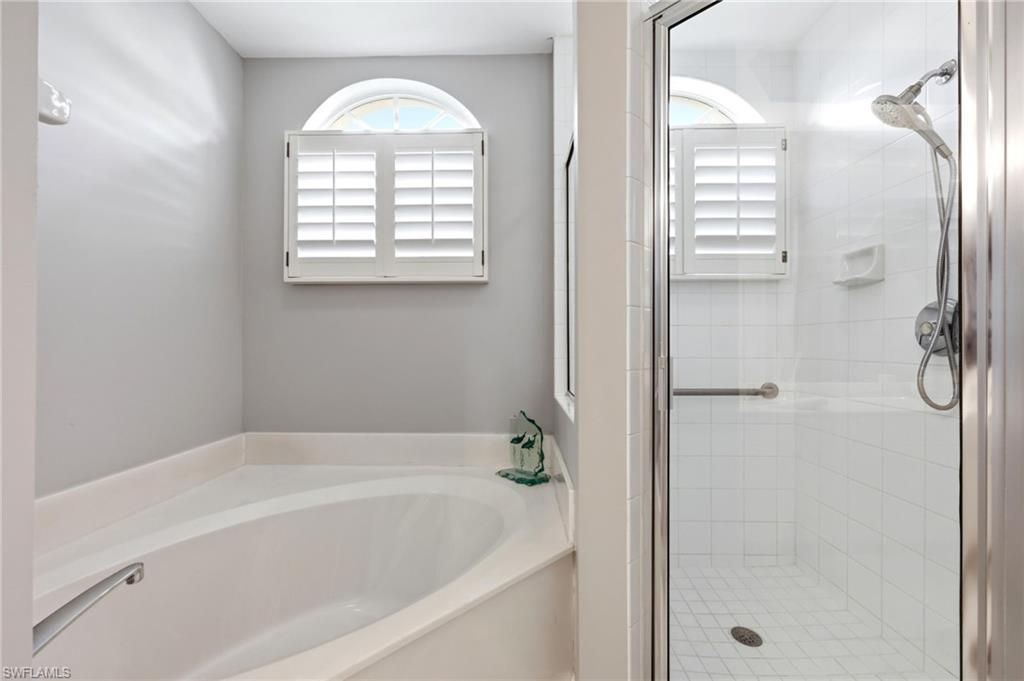 300 L Ambiance Cir, Unit 102, Naples, FL 34108 Photo