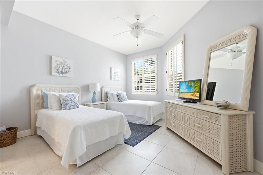 300 L Ambiance Cir, Unit 102, Naples, FL 34108 Photo