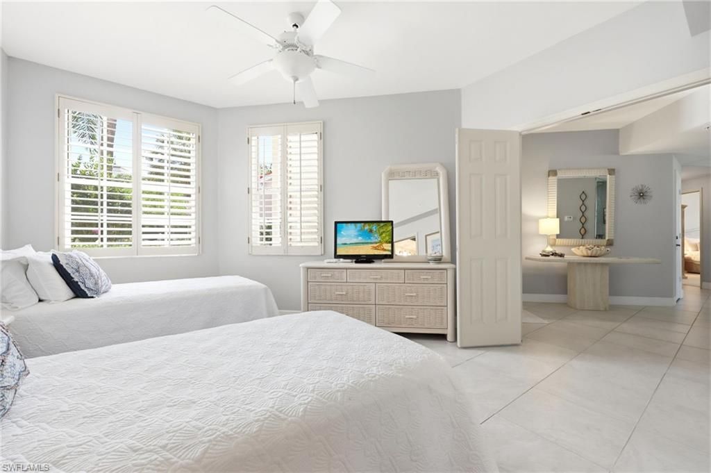 300 L Ambiance Cir, Unit 102, Naples, FL 34108 Photo