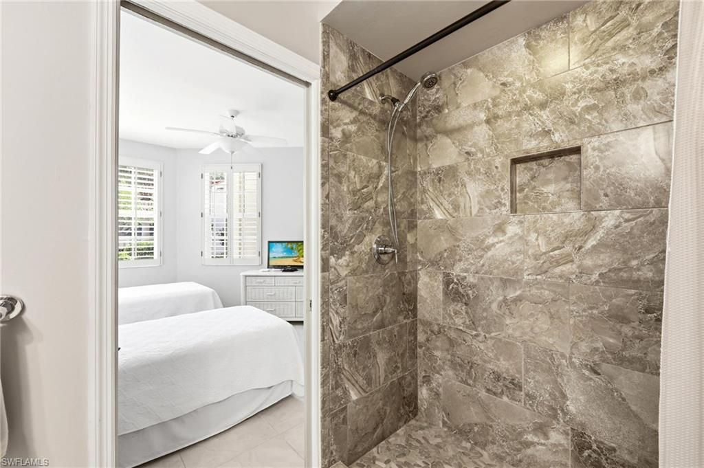 300 L Ambiance Cir, Unit 102, Naples, FL 34108 Photo