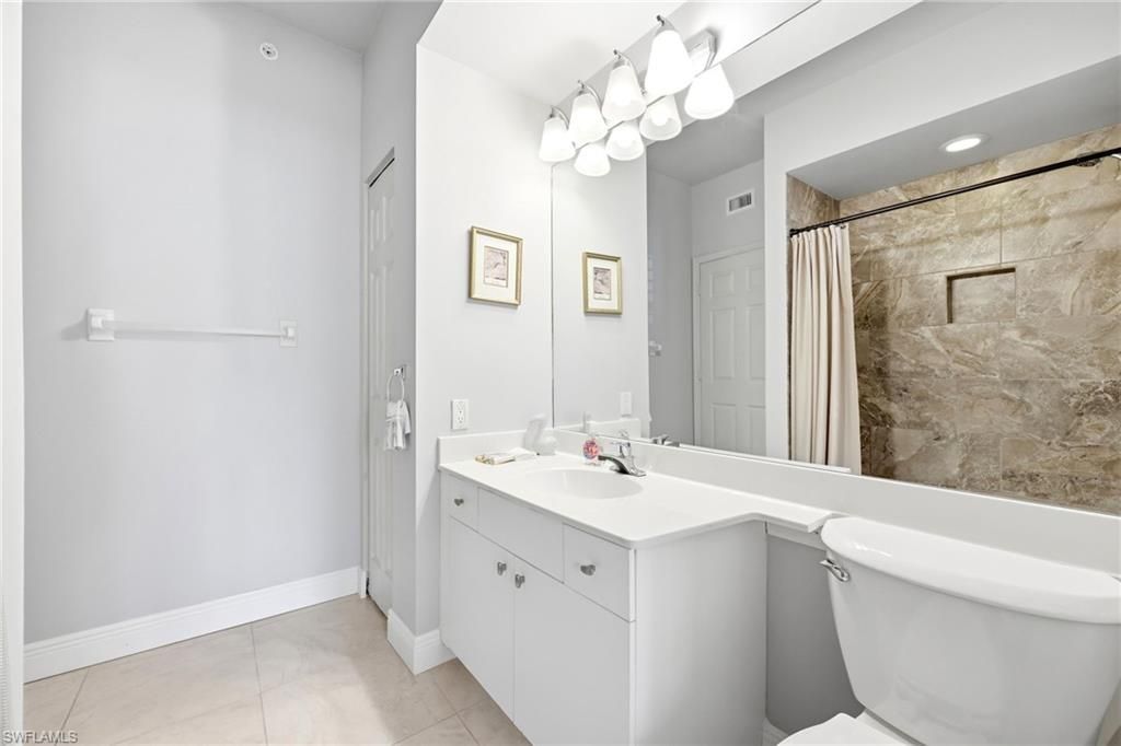 300 L Ambiance Cir, Unit 102, Naples, FL 34108 Photo