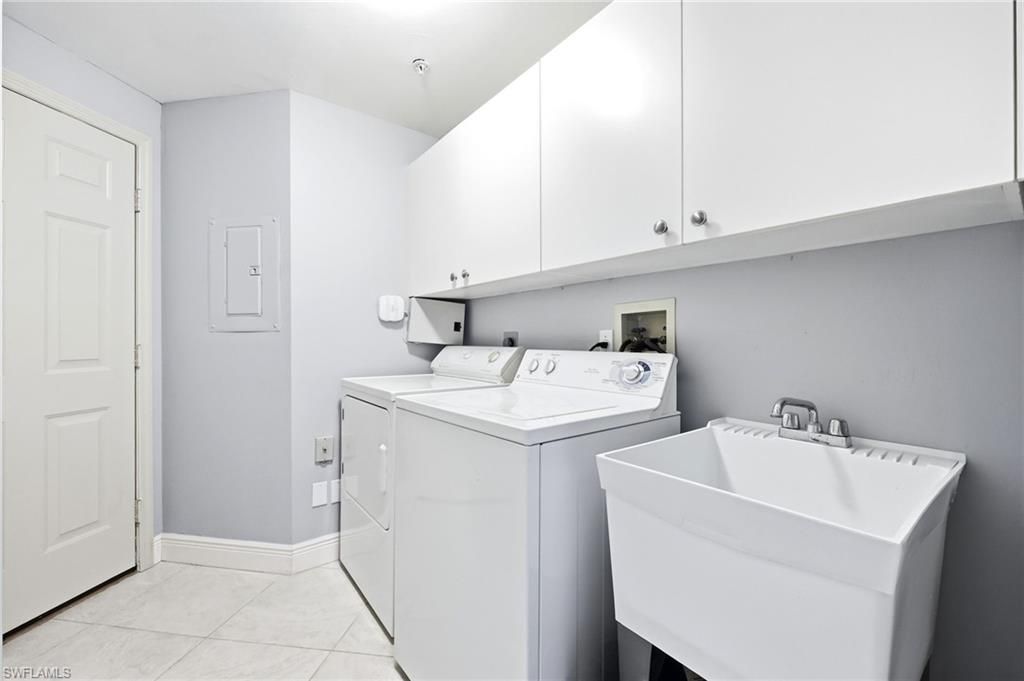 300 L Ambiance Cir, Unit 102, Naples, FL 34108 Photo