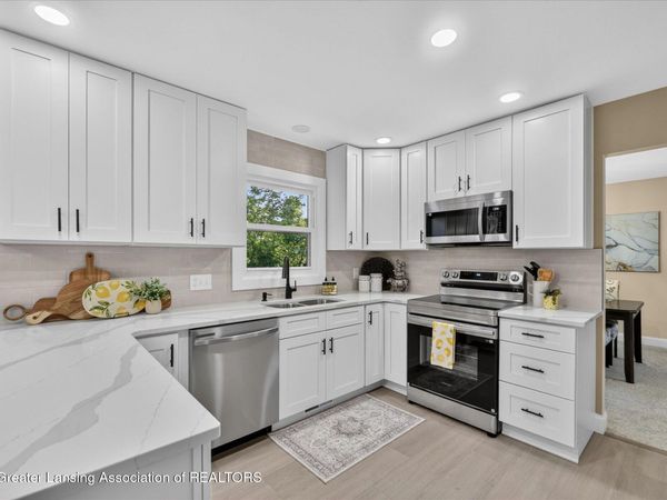 2225 Montego Drive, Lansing, MI 48912