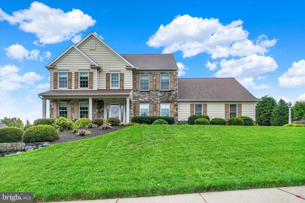 651 MOUNTAIN LAUREL LANE , YORK, PA 17402