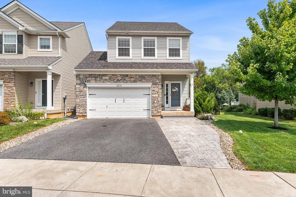2213 HUNTINGTON LANE , EASTON, PA 18040