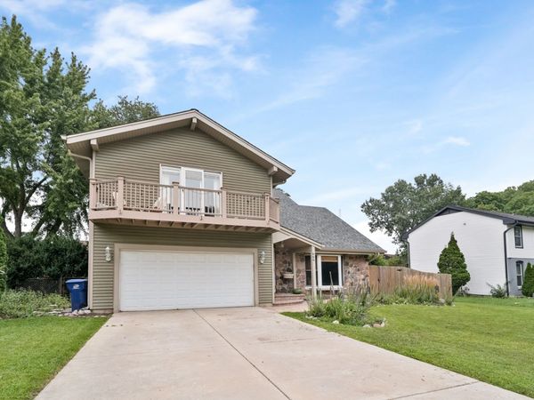 669 Tamarisk Terrace , Crystal Lake, IL 60014