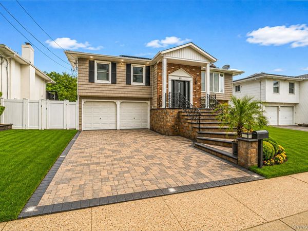 811 Bonnie Drive , Baldwin, NY 11510