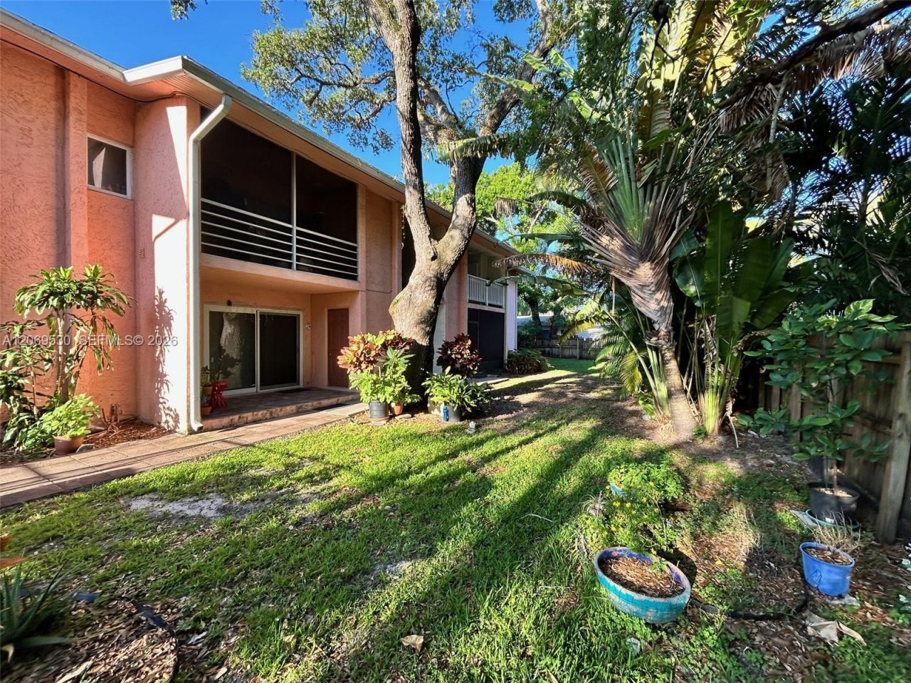 815 SW 30th St, Unit J, Fort Lauderdale, FL 33315 Photo