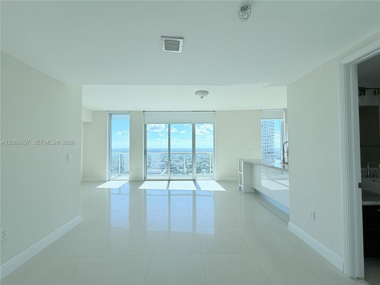185 SW 7th St , Unit 4100, Miami, FL 33130 Photo