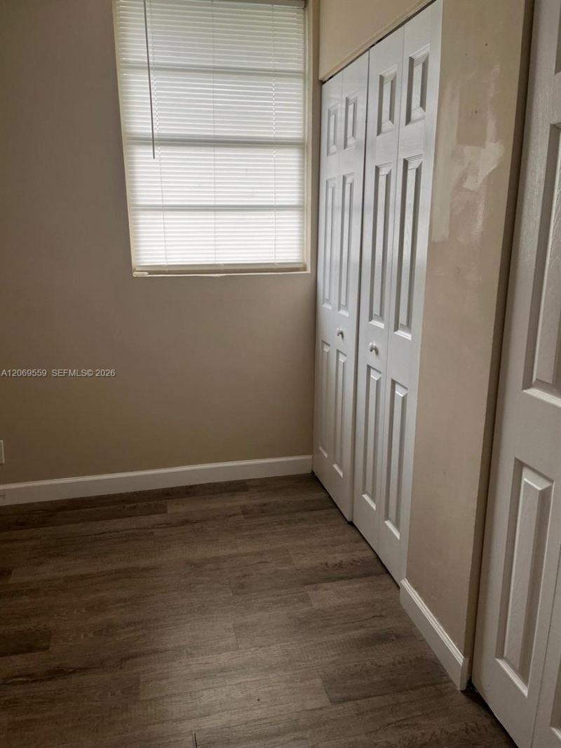 4550 NW 9th St , Unit 701E, Miami, FL 33126 Photo