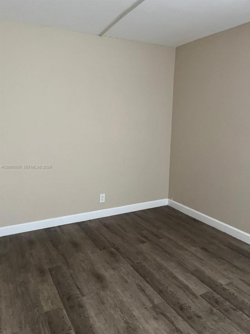 4550 NW 9th St, Unit 701E, Miami, FL 33126 Photo
