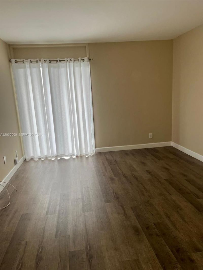 4550 NW 9th St , Unit 701E, Miami, FL 33126 Photo