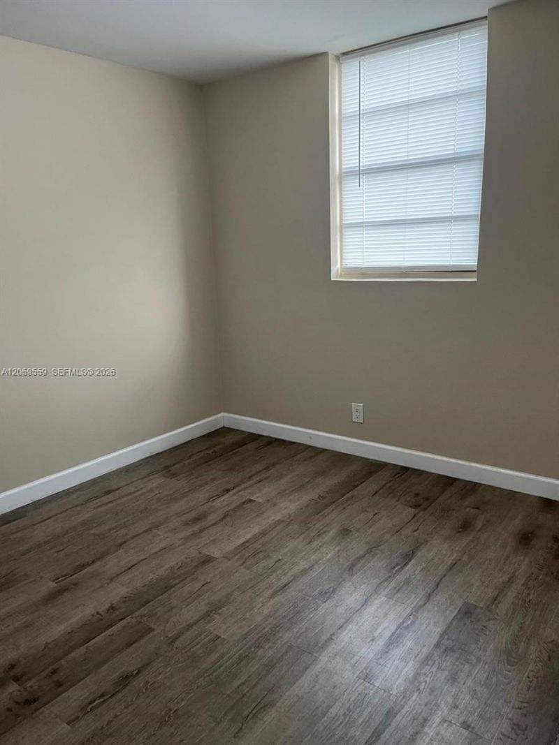 4550 NW 9th St , Unit 701E, Miami, FL 33126 Photo