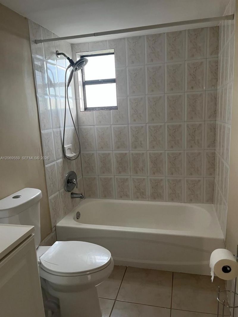 4550 NW 9th St , Unit 701E, Miami, FL 33126 Photo