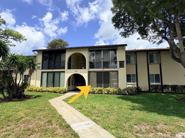3561 Pine Tree Ct , Unit D-1, Green Acres, FL 33463