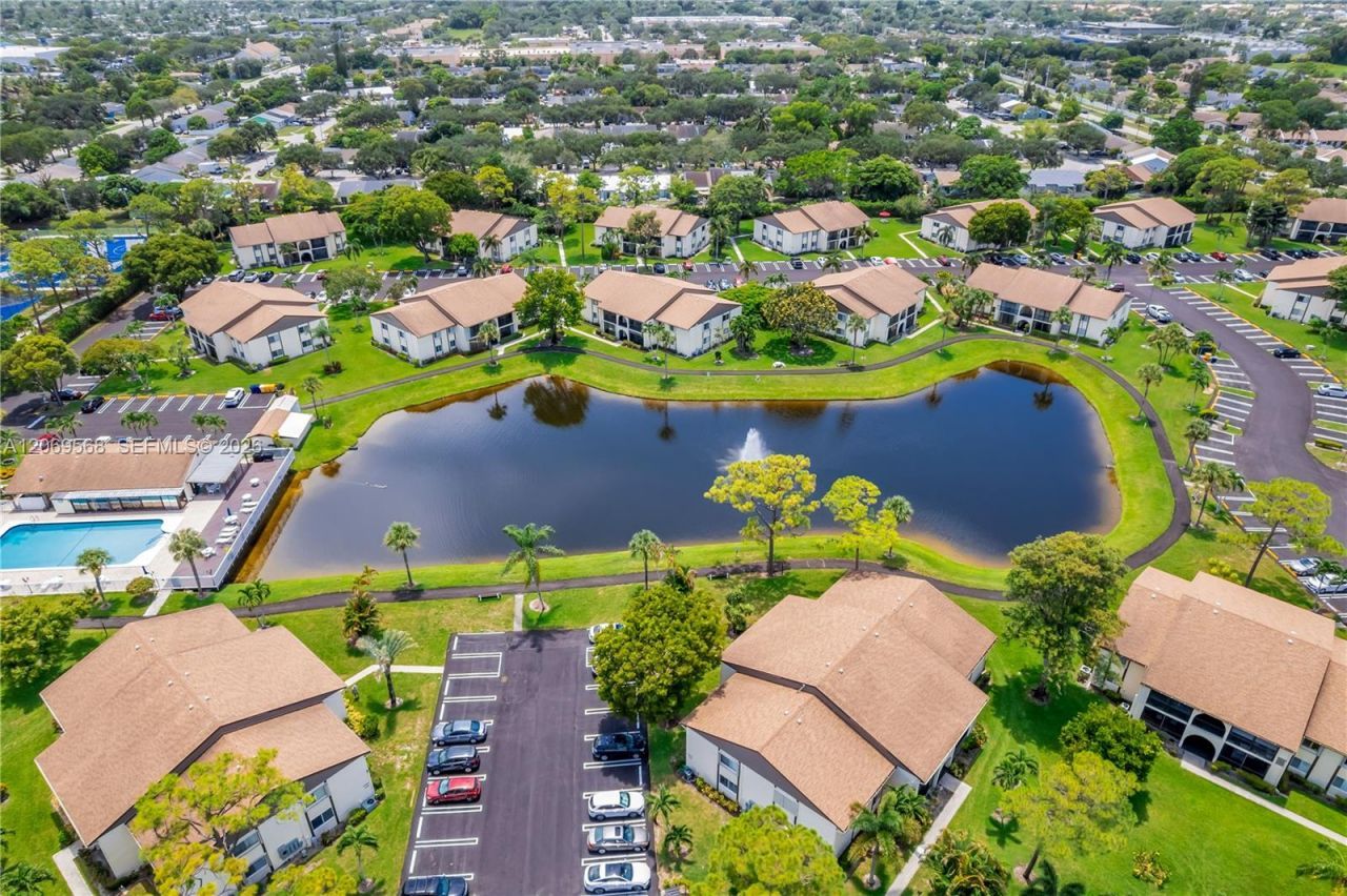 3561 Pine Tree Ct , Unit D-1, Greenacres, FL 33463 Photo