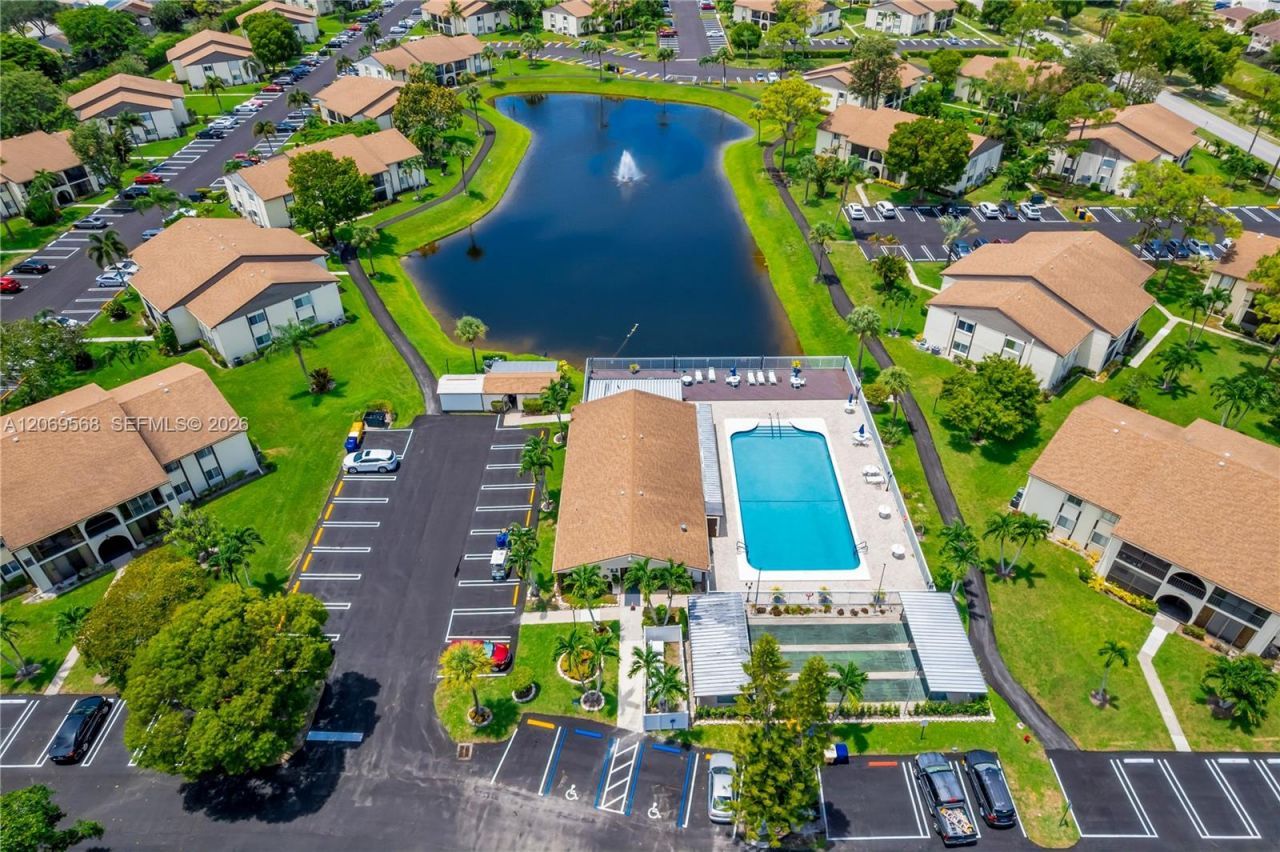 3561 Pine Tree Ct , Unit D-1, Greenacres, FL 33463 Photo