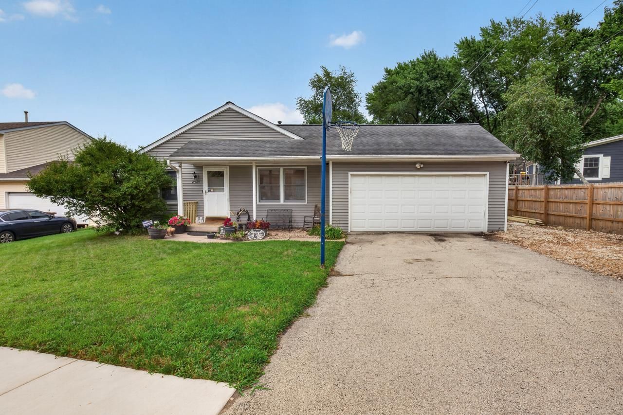 2984 16th Street, Rockford, IL 61109 Main Photo