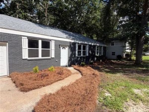 5376 Denny Drive , Atlanta, GA 30349