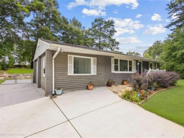 1977 Wee Kirk Road , Atlanta, GA 30316