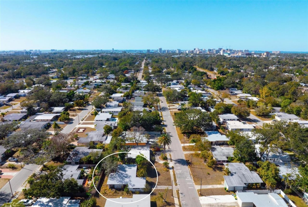 2956 Greenbriar Street, Sarasota, FL 34237 Photo