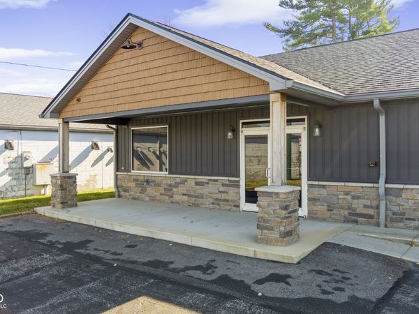 1416 E Tipton Street , Seymour, IN 47274