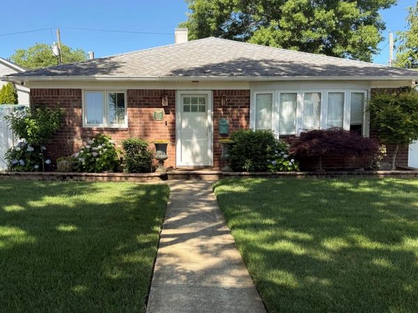 2338 Maple Avenue , Seaford, NY 11783