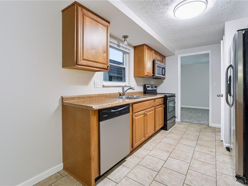 5916 Longford Road, Huber Heights, OH 45424 Photo 12